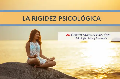 rigidez-psicolólogica-mental Mujer realizando técnicas aprendidas para superar la rigidez psicológica y mental gracias a psicólogo en Madrid, Argüelles y Moncloa.