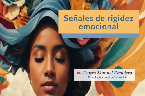 Mujer relajada ha superado las señales de rigidez emocional con enfoque en terapia psicológica en Madrid, Argüelles y Moncloa