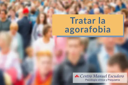 Ilustración de una persona enfrentando sus miedos en espacios públicos, representando el tratamiento de la agorafobia.